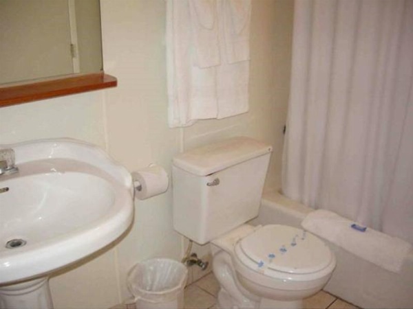 LAX Suites image 16