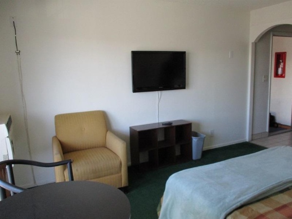 LAX Suites image 20