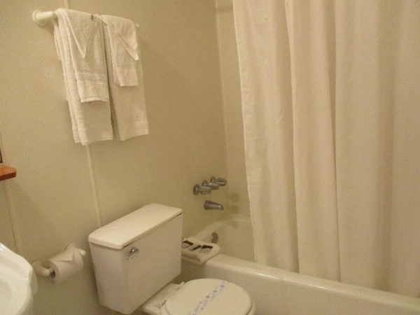 LAX Suites image 21