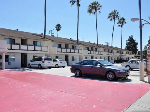 LAX Suites image 7